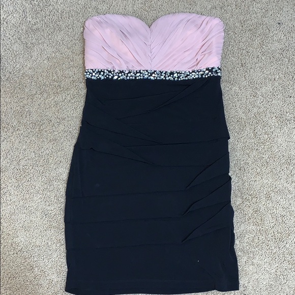 Dress - Picture 1 of 4